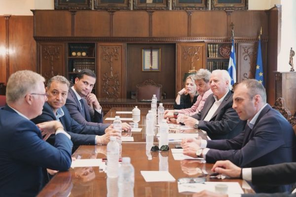 Ο Γ. Μουρούτης στον. Εμπορικό Σύλλογο Αθηνών